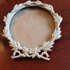 Metal Antique Decorative Cream Wreath Frame